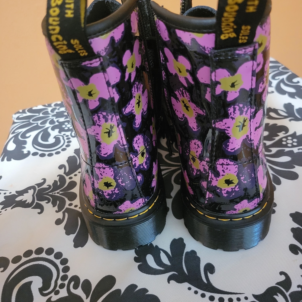 Dr. Martens Kids Boots - Black and Pink Floral - Picture 4 of 5